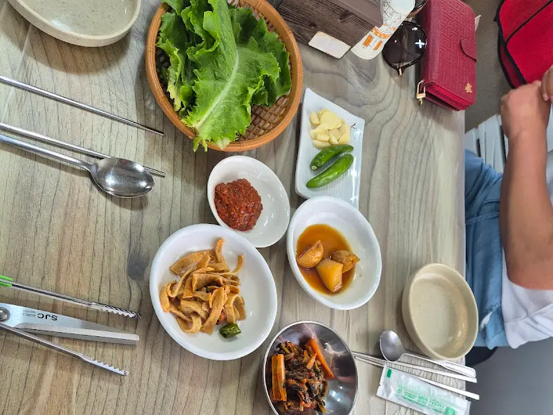 다양한 밑반찬들