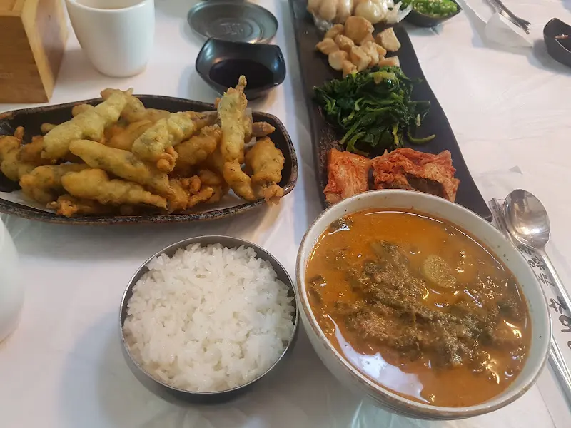 춘향골의 추어탕과 밑반찬