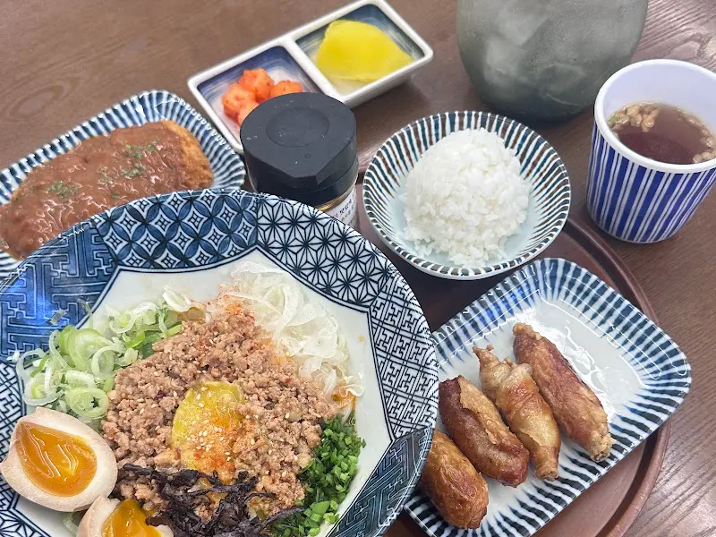 마제소바와 곁들임 메뉴