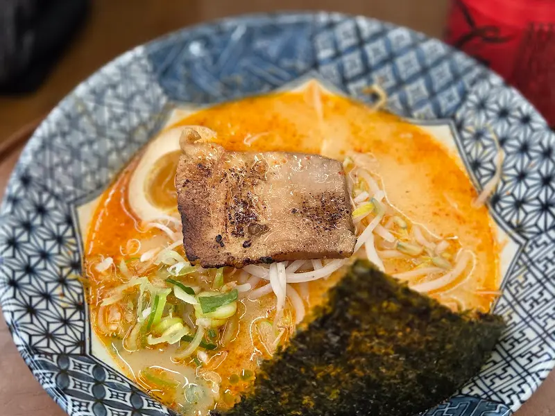 매콤한 돈코츠라멘