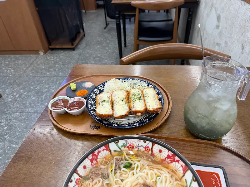 깔끔한 테이블 세팅