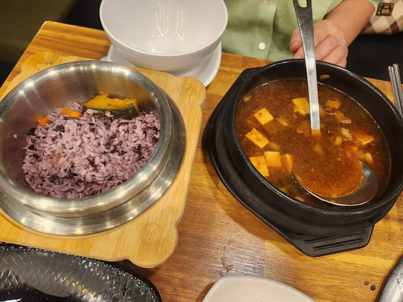 솥밥과 된장찌개