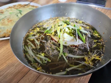 태백의 숨겨진 맛, 광활한 자연 속에서 만나는 메밀 향기 가득한 막국수 여행