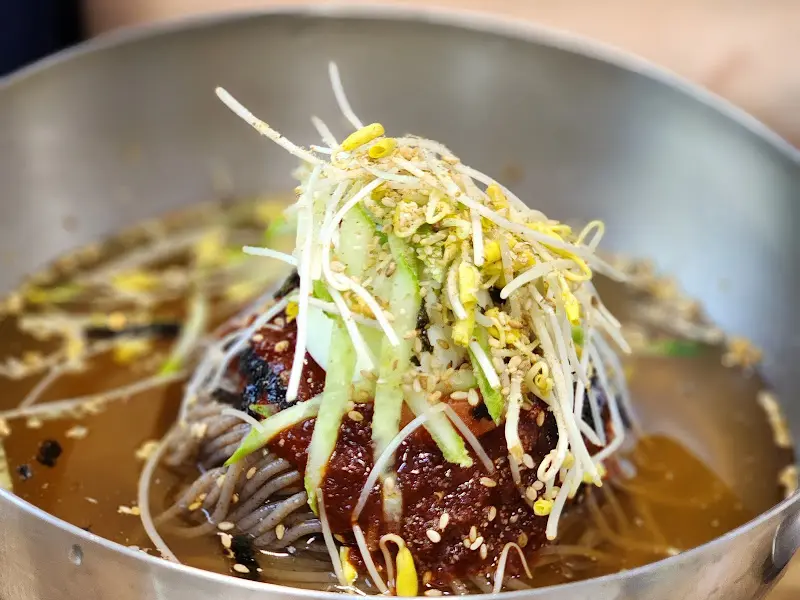 비빔 막국수의 클로즈업