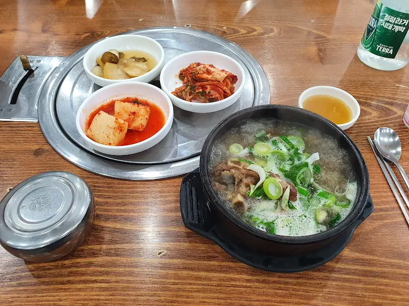 갈비탕과 밑반찬