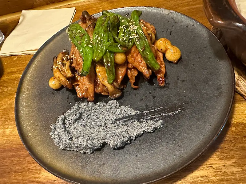 윤기 흐르는 가지구이