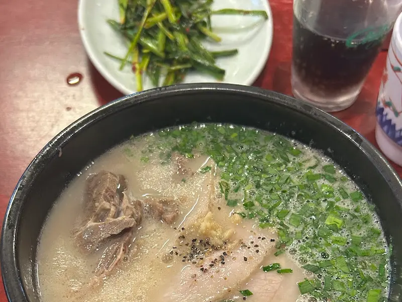 국밥과 함께 제공되는 밑반찬