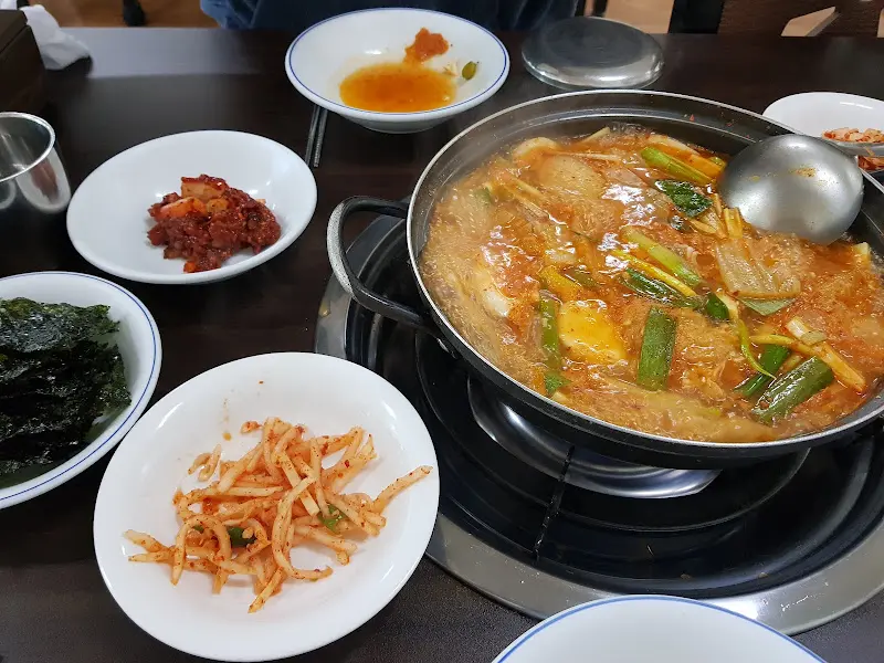 김치찌개와 반찬
