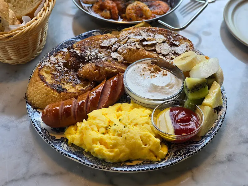 윤뜰 푸짐한 브런치