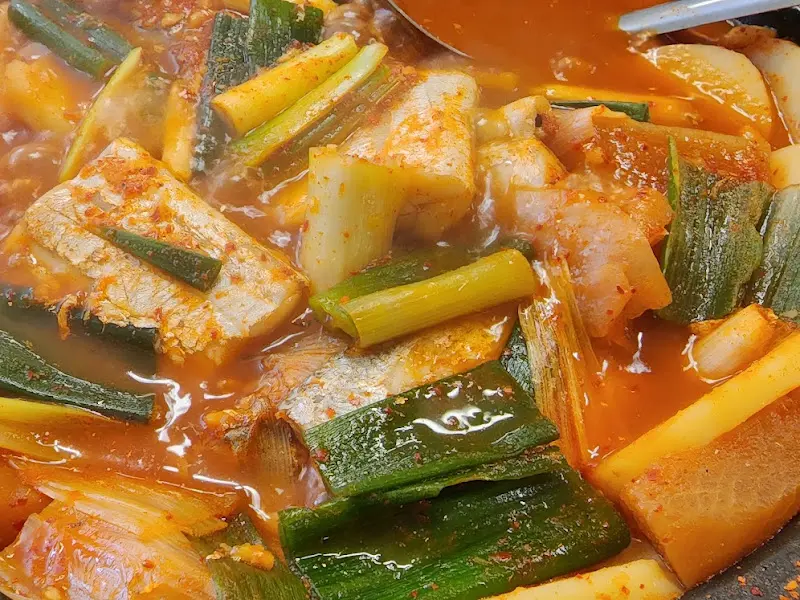 병어조림 속 재료