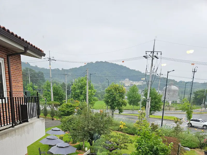 밤부리 카페 2층에서 바라본 풍경