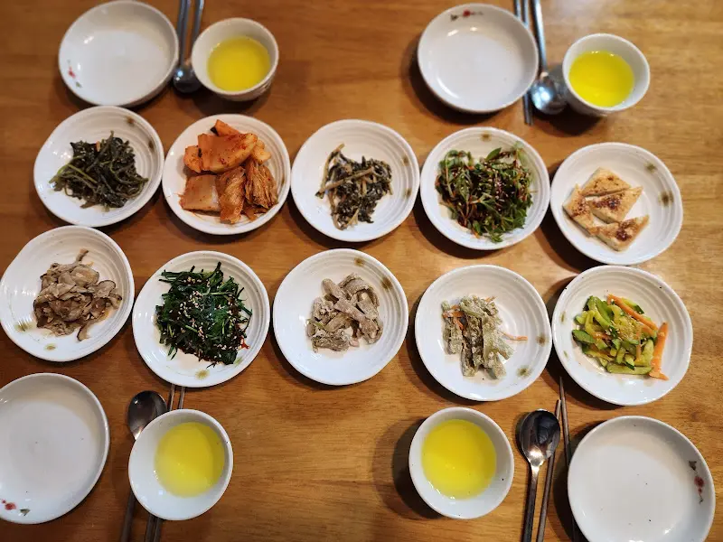 다모아보쌈웰빙수제비 한상차림