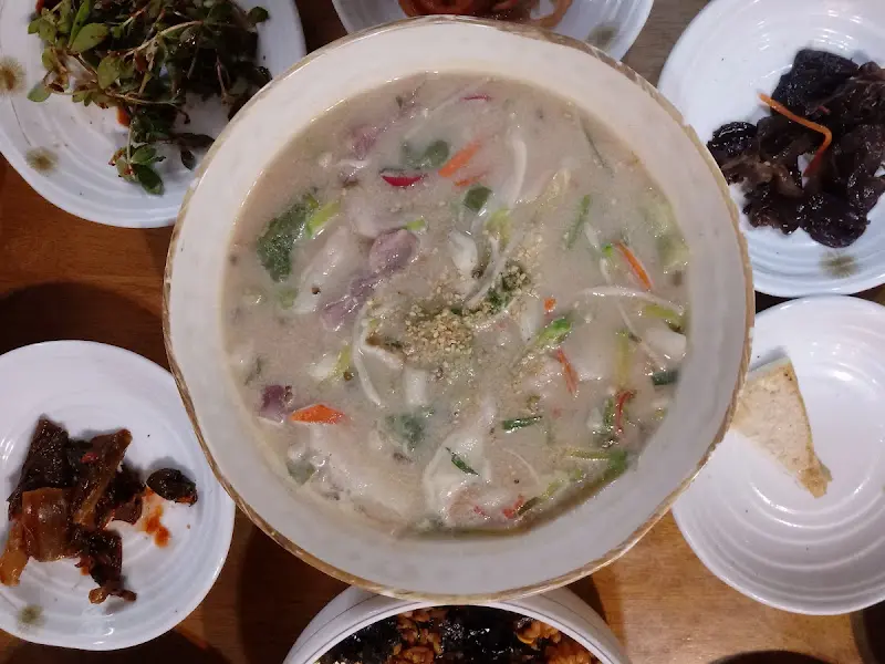 다모아보쌈웰빙수제비 수제비