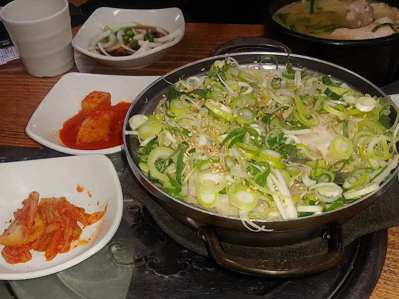 수육백반 한상차림