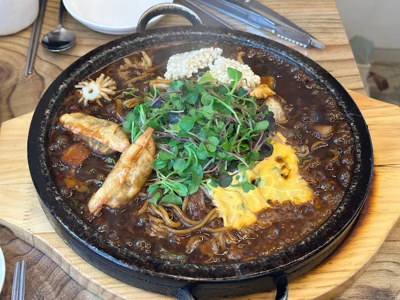 돌판짜장 근접샷