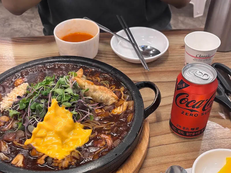 돌판짜장과 콜라