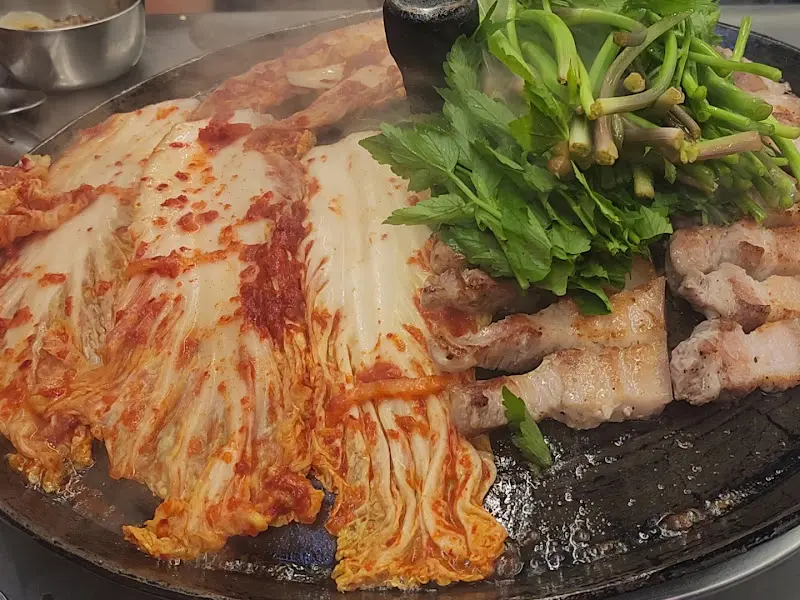 김치, 미나리, 고기 조합