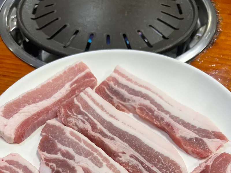 윤기가 흐르는 솥밥