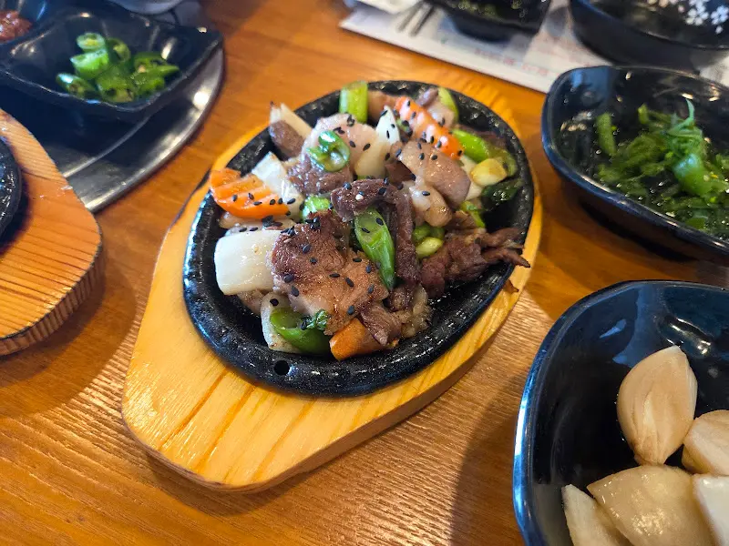 말고기 특수부위와 곁들임 야채