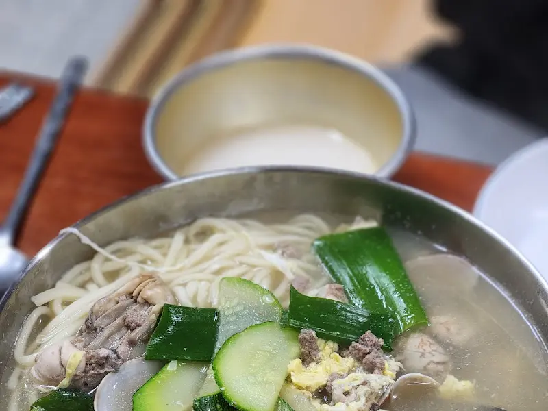 푸짐한 칼국수 한 상