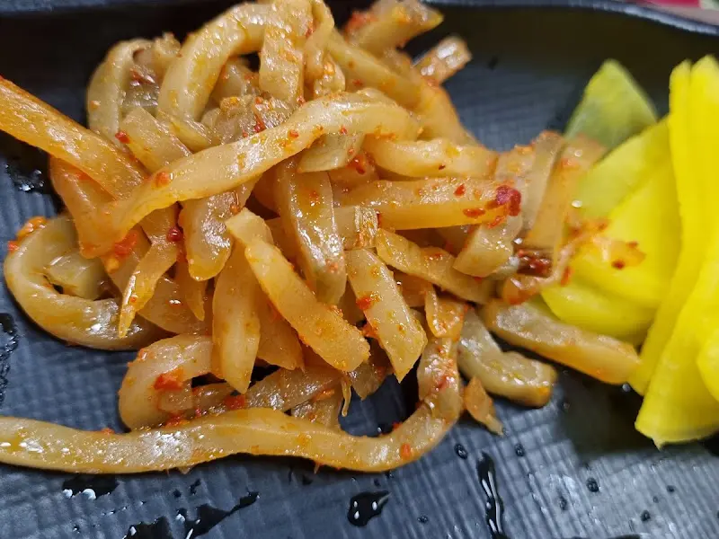 양꼬치와 함께 곁들여 먹기 좋은 짜사이