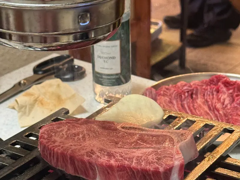 잘 익은 한우 한 점