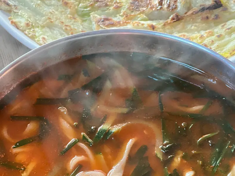 얼큰칼국수와 부추전