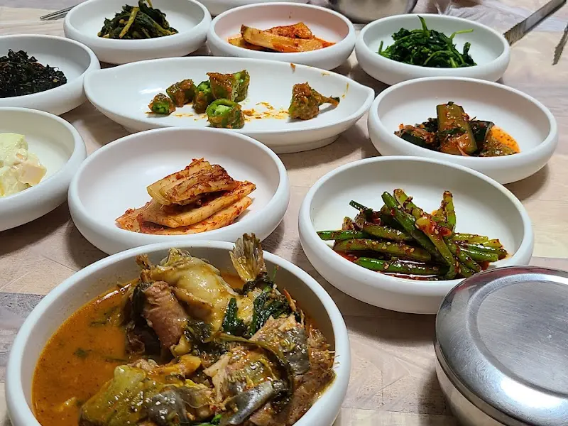 붕어찜과 밑반찬