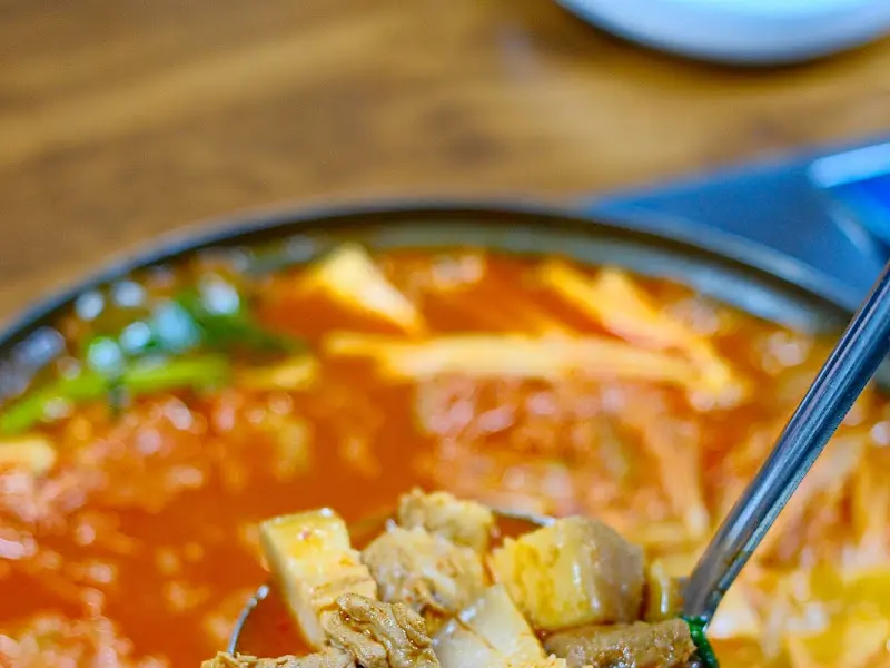 국물이 잘 배어 있는 김치