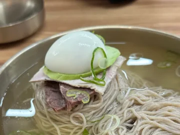 수원 영통에서 힙하게 즐기는 평양냉면, 사계면반에서 맛보는 냉면의 전설!