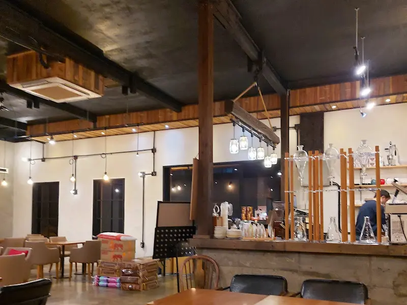 카페 내부 전경