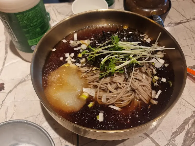 살얼음이 동동 뜬 냉모밀