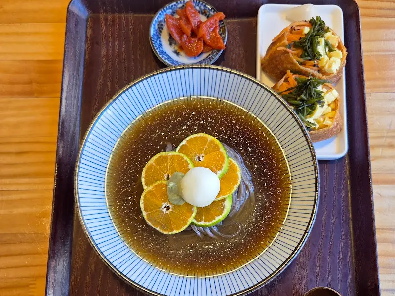 청귤소바와 톳유부초밥