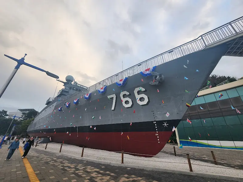 전시된 진해함의 모습