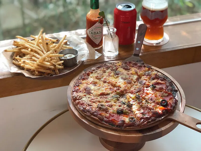 페퍼로니 하와이안 피자