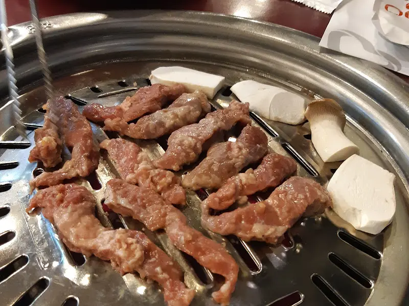 갈매기살과 버섯의 조화