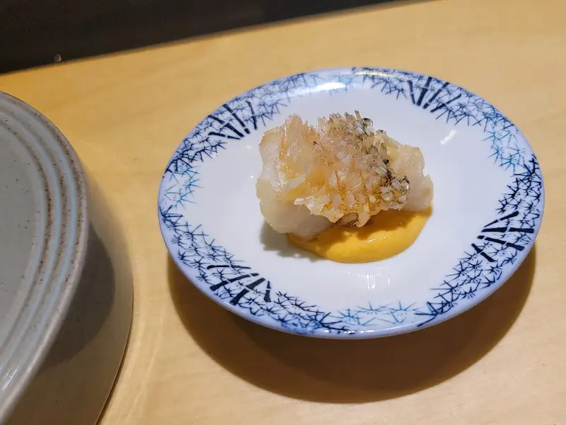 신선함이 느껴지는 스시 한 점