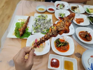 진도 읍내에서 맛보는 신선한 낙지 스페셜! 찐 맛집 인정!