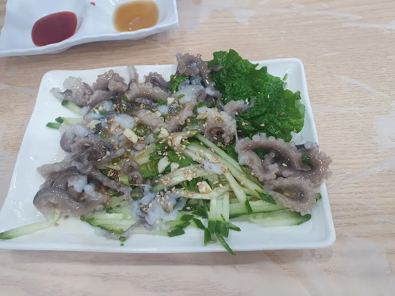 싱싱한 낙지 탕탕이