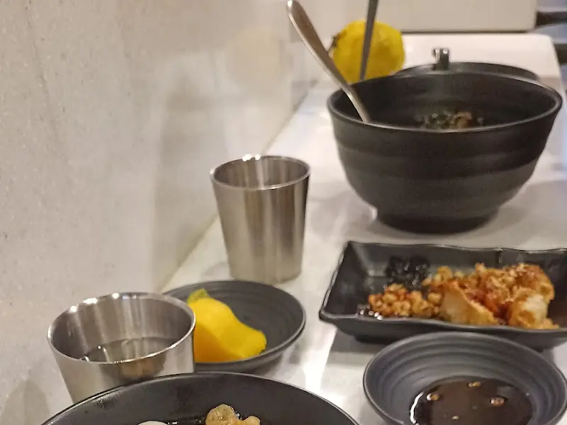 단무지, 밥, 소스