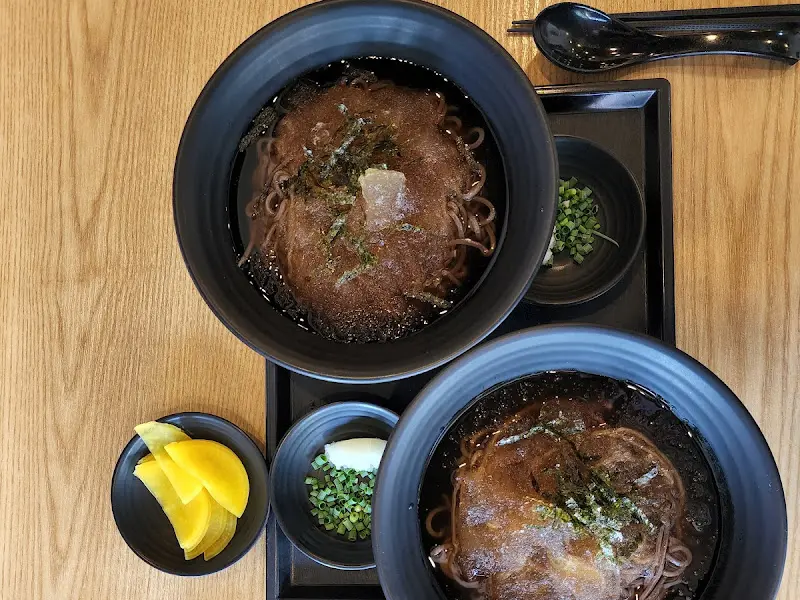 따뜻한 국물이 일품인 우동