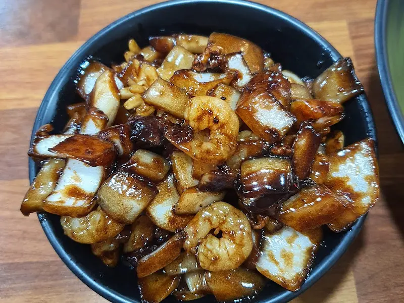 푸짐하게 담겨져 나온 류산슬밥