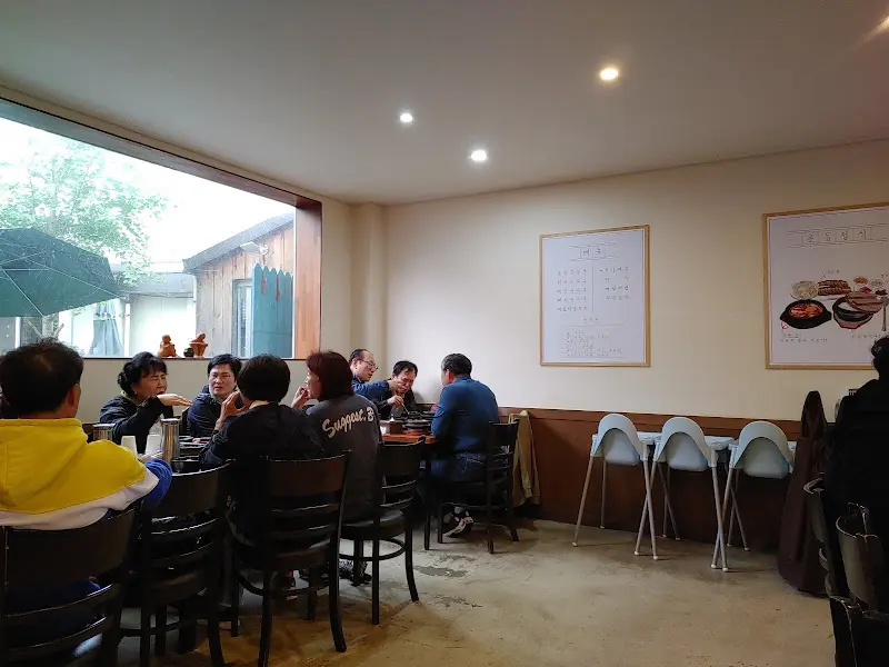 초동순두부 내부