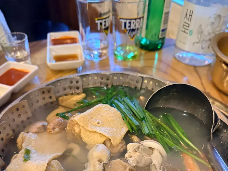 시원한 조개찜 국물