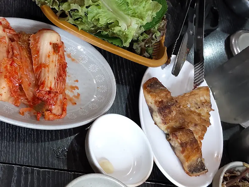 푸짐하게 차려진 한 상