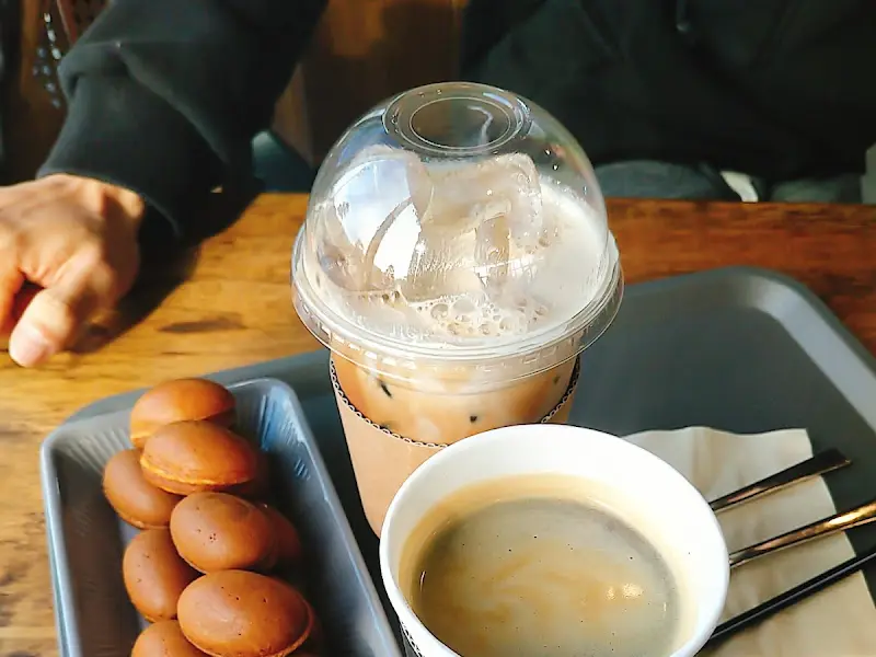 커피와 커피콩빵