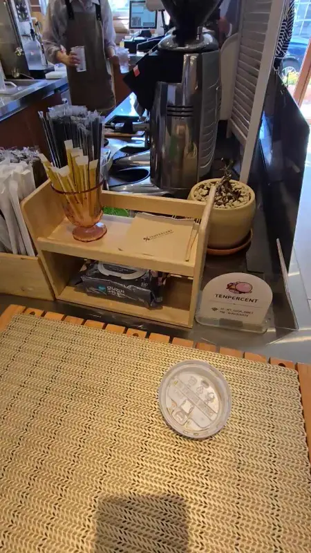 텐퍼센트 커피 내부