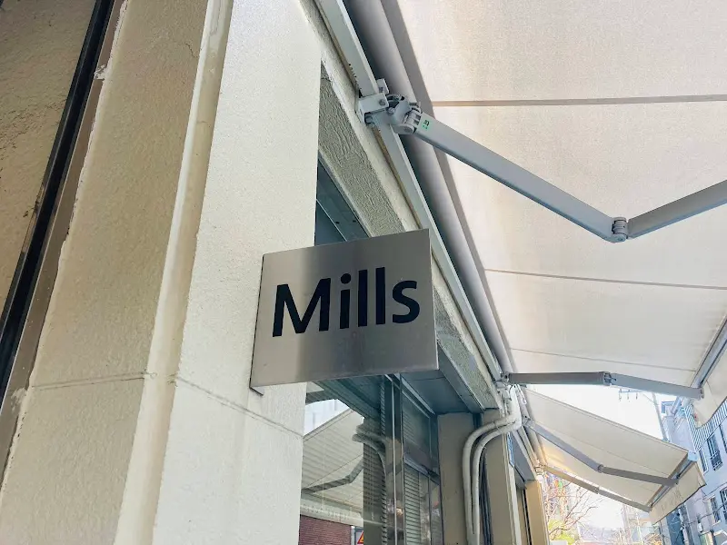 오스테리아 밀즈 간판