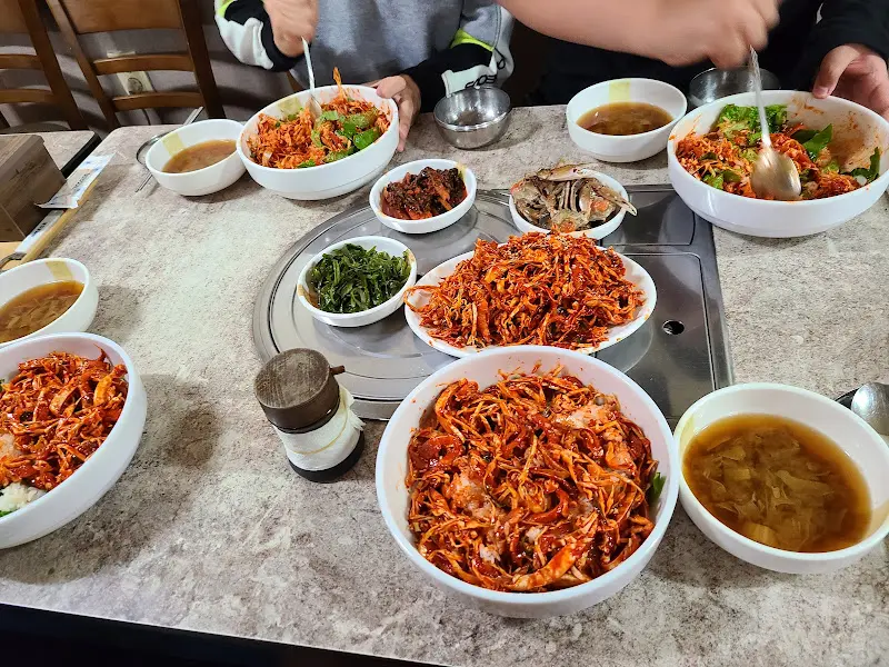 비벼놓은 밴댕이회덮밥