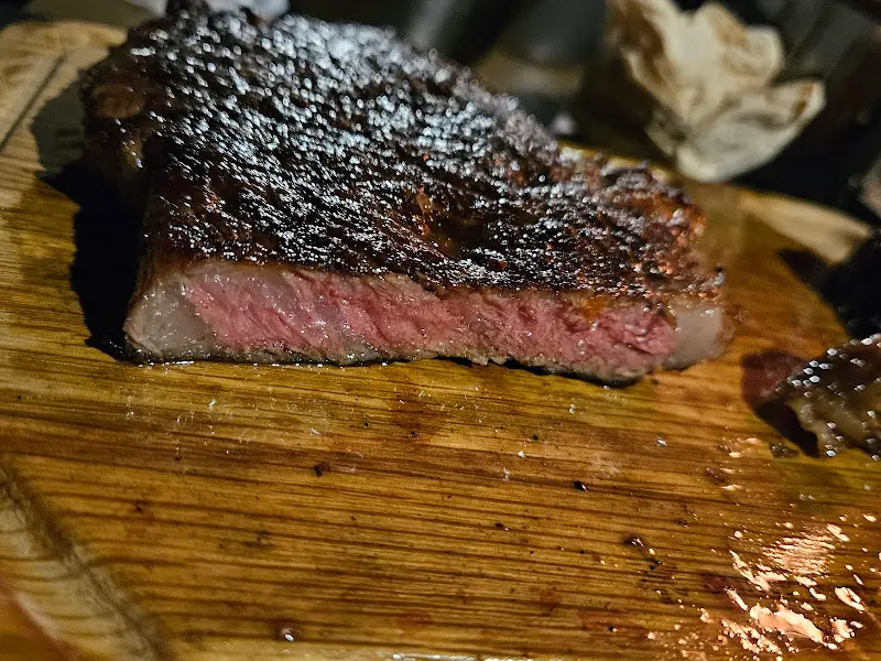 잘 구워진 등심 단면